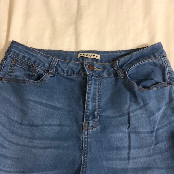 Jeans - Picture 2 of 4